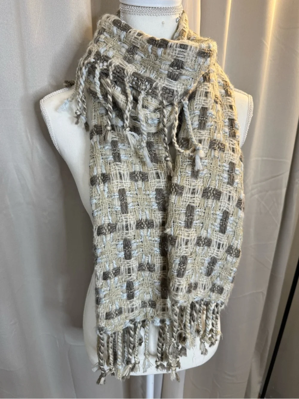 LOFT Beige and Cream Knit Scarf